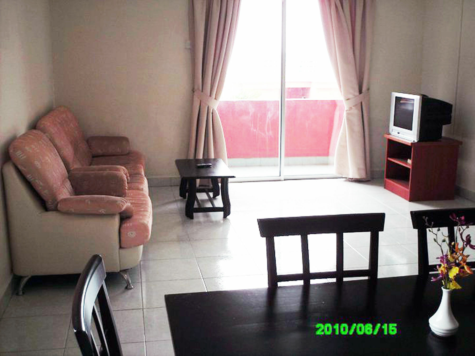 Globallon Services Apartment, Town
